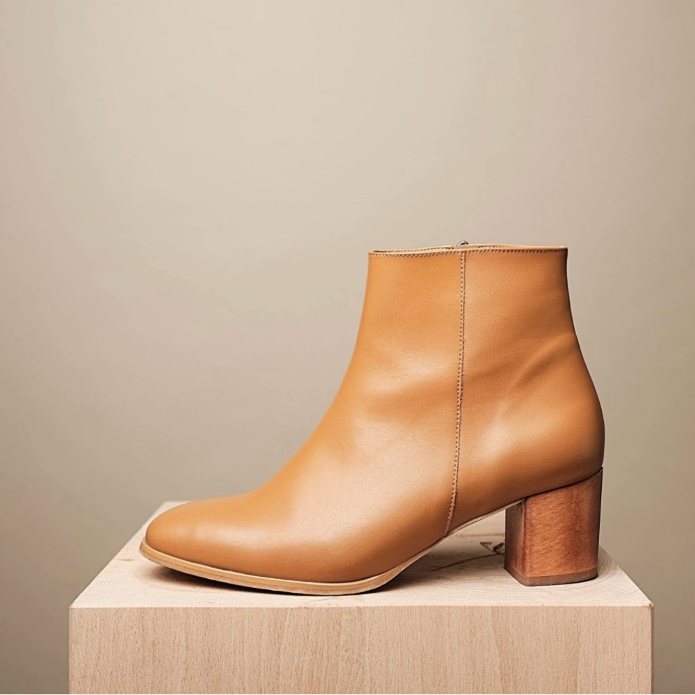 👢Bhava JACKIE WOOD HEEL ANKLE BOOTIE